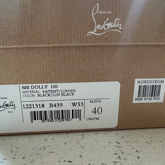 Christian Louboutin - Picture 5 of 6